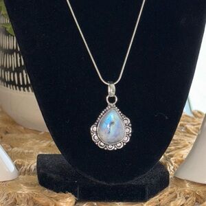 FIERY MOONSTONE PENDANT NECKLACE| 925sp